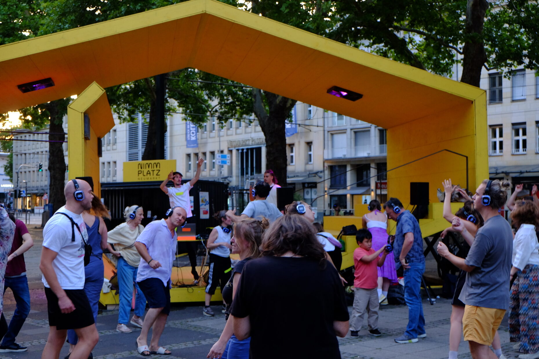 Endorphin Session – public space